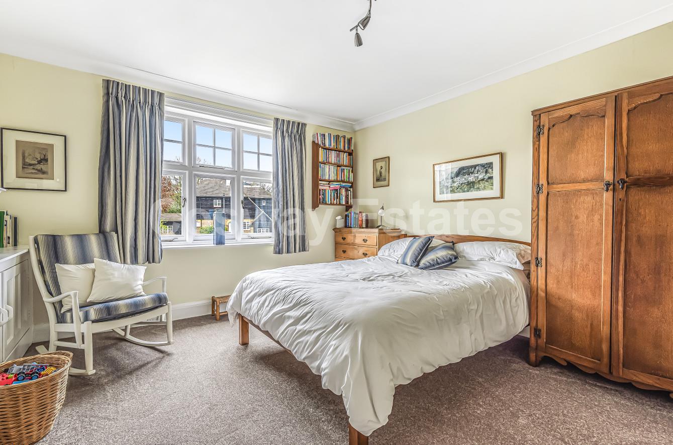 Newcombe Park, Mill Hill